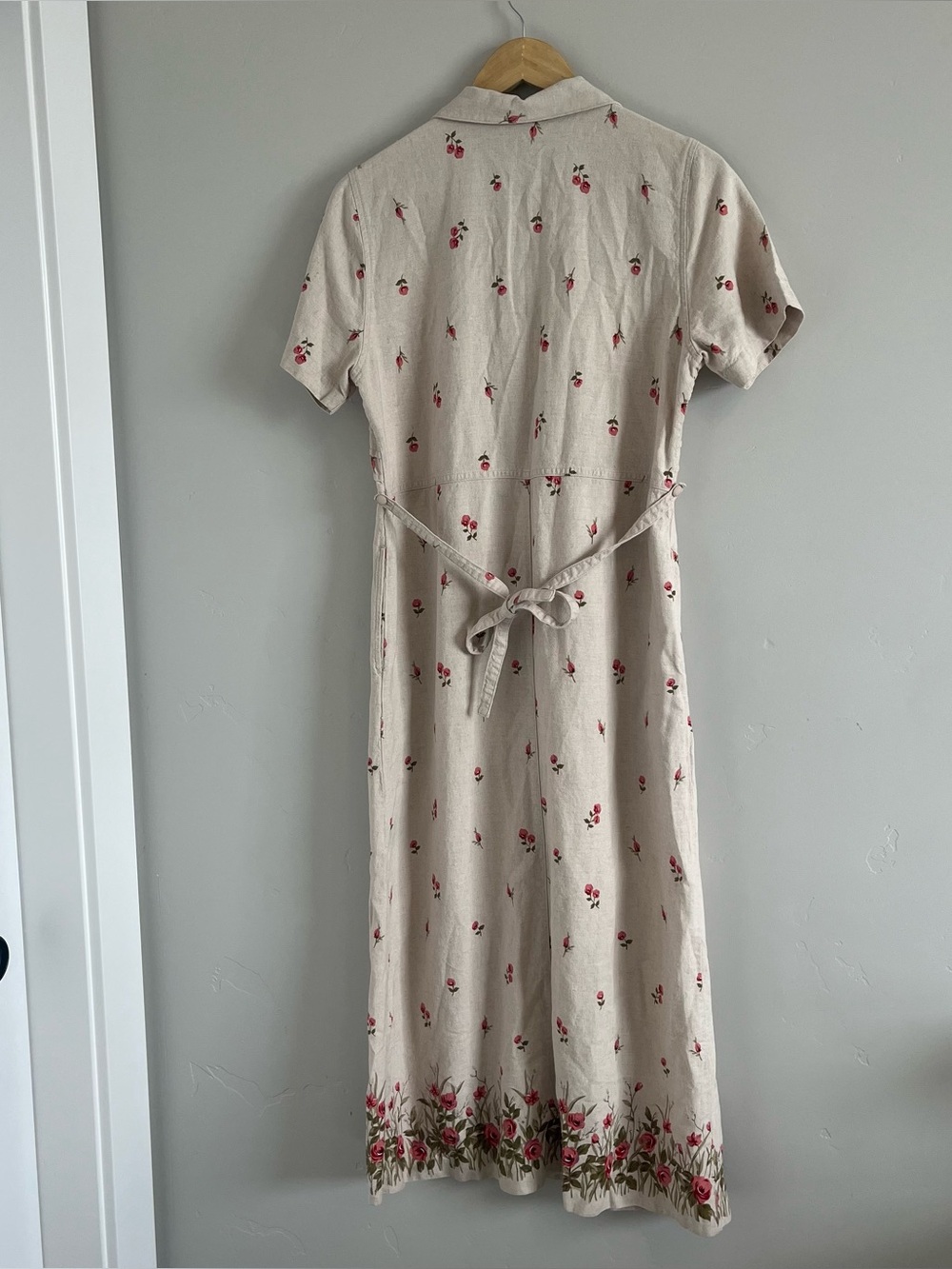 Erika | Vintage Cream Button-Front Dress with Red Floral Embroidery - Picture 4 of 8